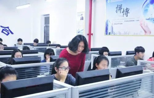 电子商务专业做小学教师