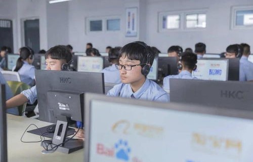电子商务专业抢课哪个容易