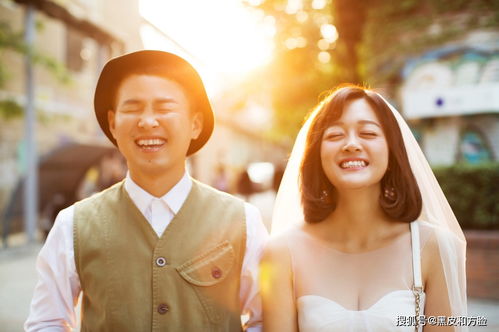 霍启仁喜结良缘，霍震霆透露儿子婚姻喜讯